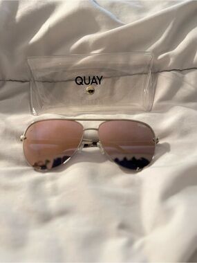 Quay x Desi - High Key Sunglasses| Gold/Pink | OS